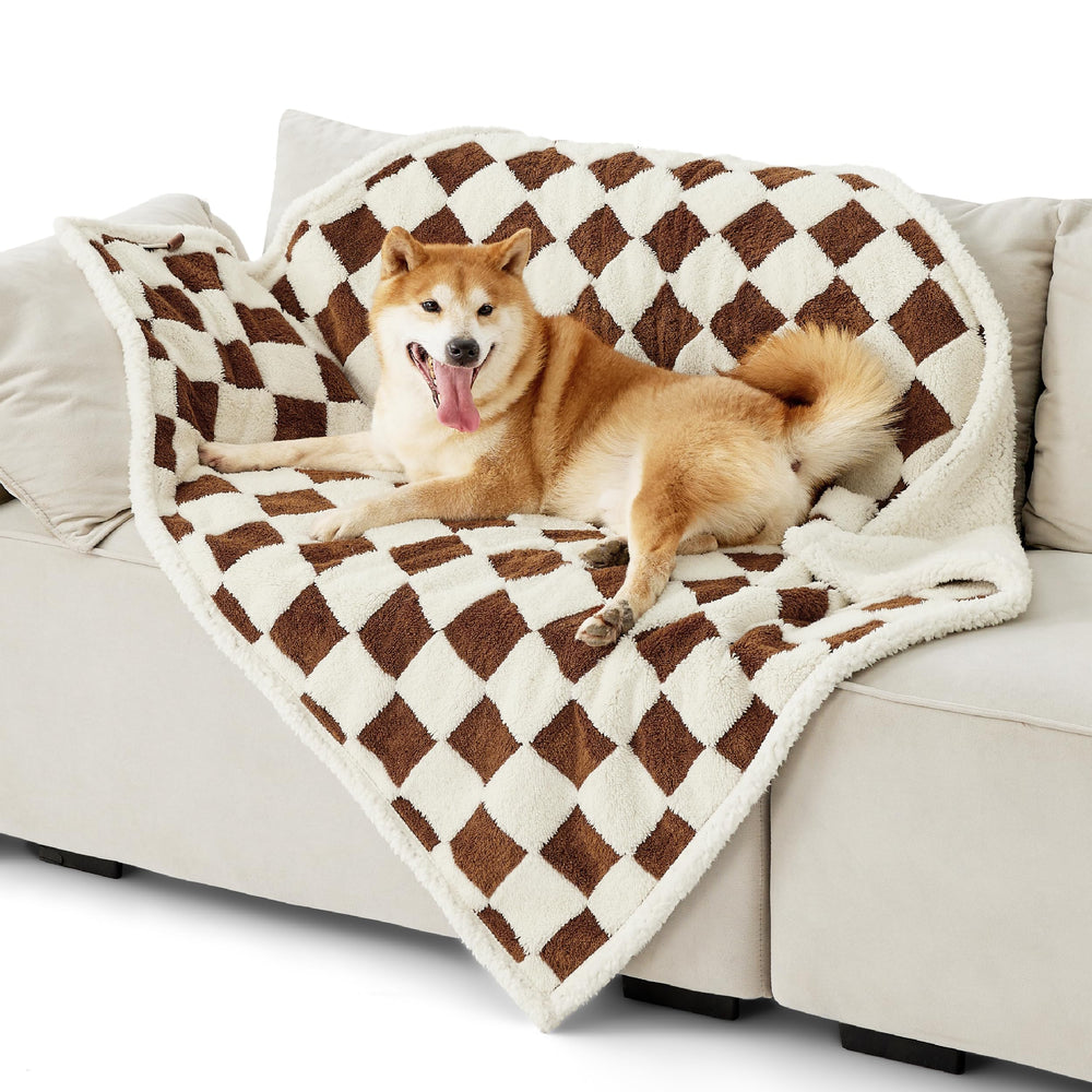 LE SURE portable blanket is easy to pack for trips and lounging.