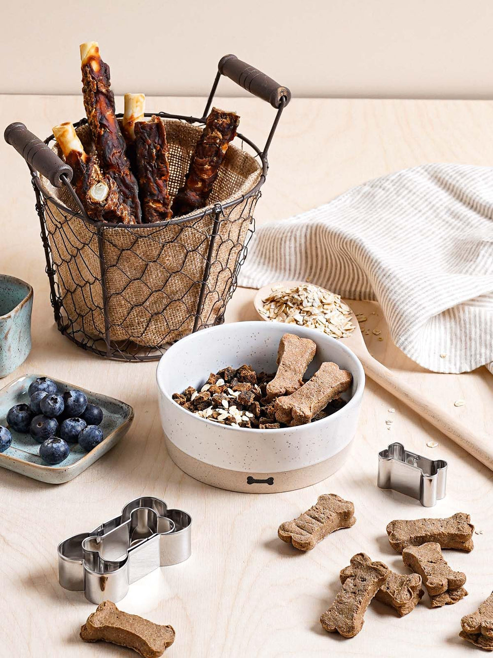 LE TAUCI PET dishwasher-safe bowls for quick cleanup.