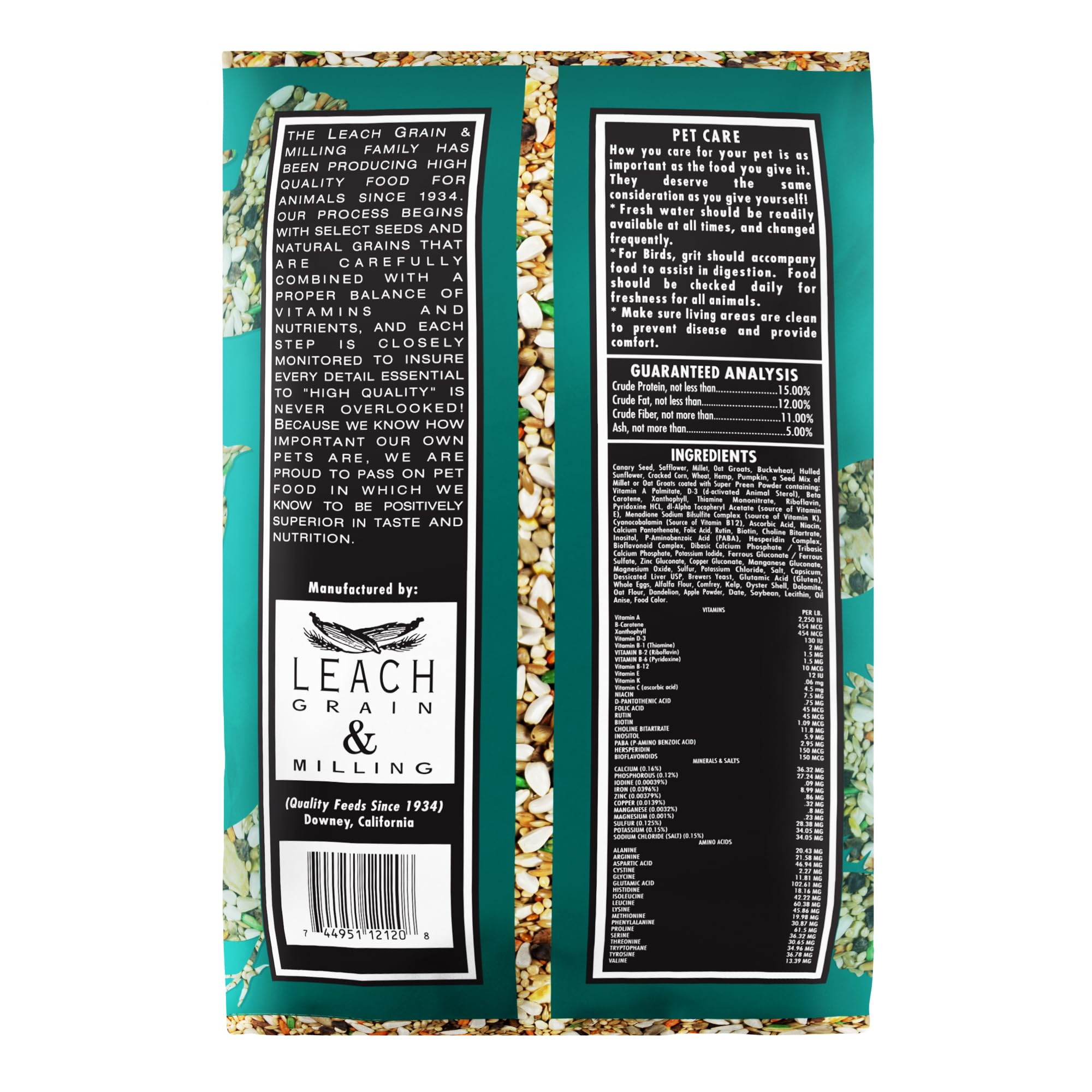 LEACH Small Hookbill Plus seeds being poured demonstrates convenient daily servings for birds.