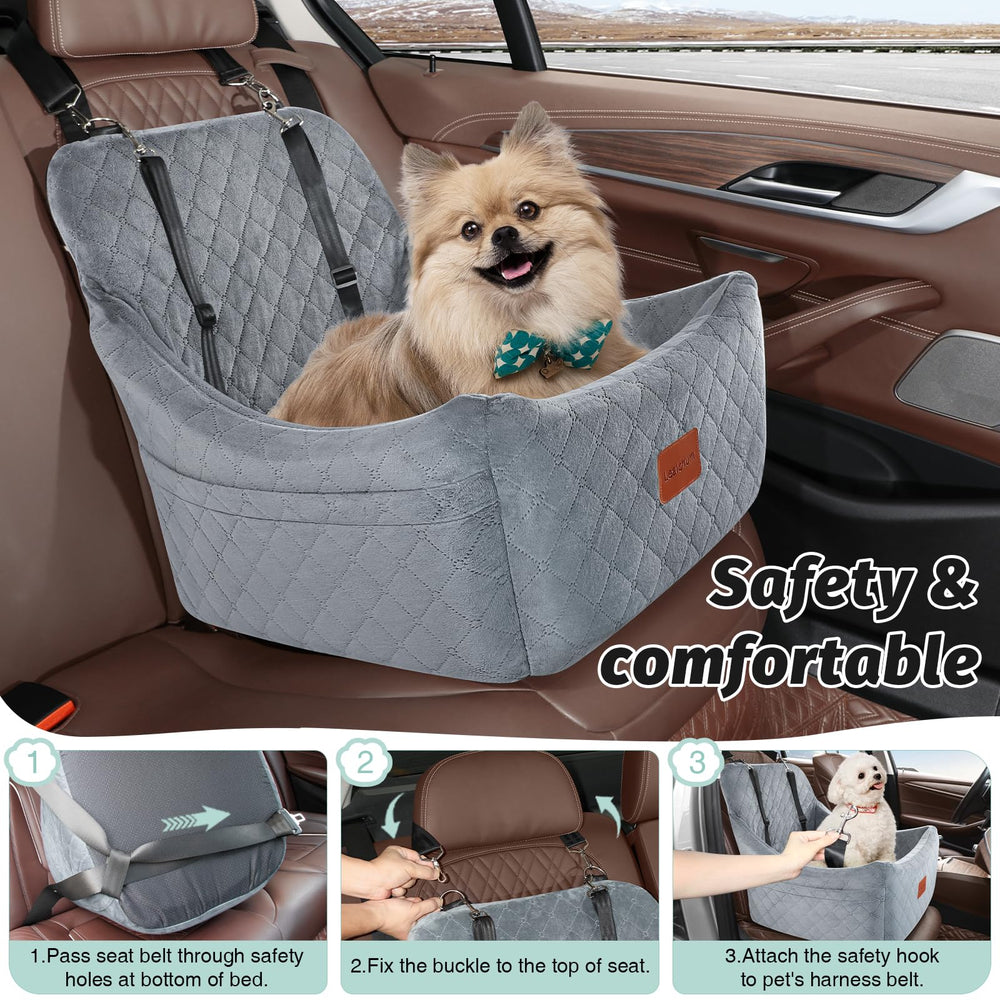 Lealchum side pockets provide quick access to treats and toys.