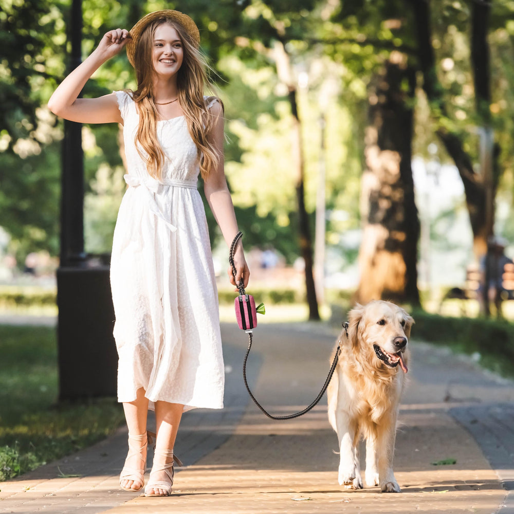 Leashrr 2.0 durable soft fabric keeps contents dry on rainy strolls.