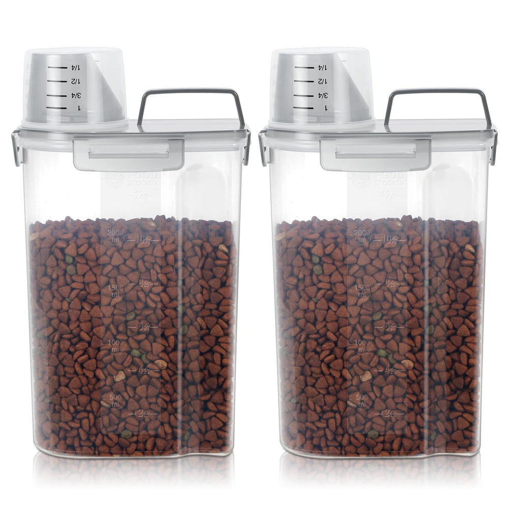 LEAWALK airtight container with 3qt capacity for dry pet food storage.