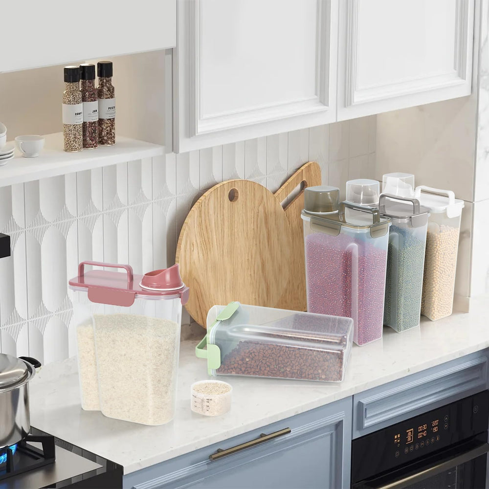 LEAWALK spacious 5L capacity fits pet kibble and rice at a glance.