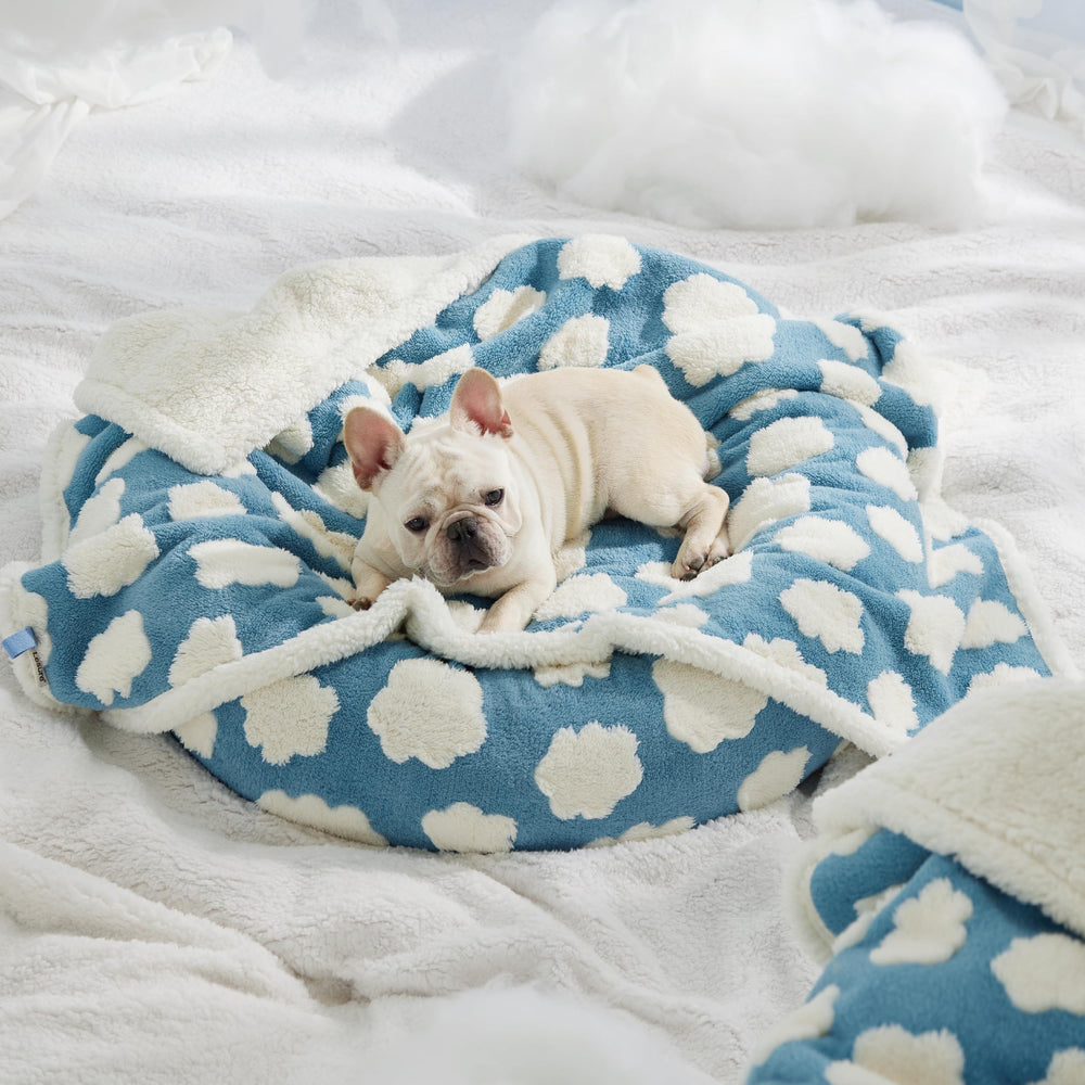 LE SURE 3D textured Cloud pattern adds decorative flair.