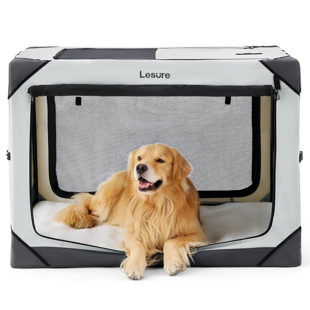 LE SURE collapsible crate with four doors for easy entry and ventilation.