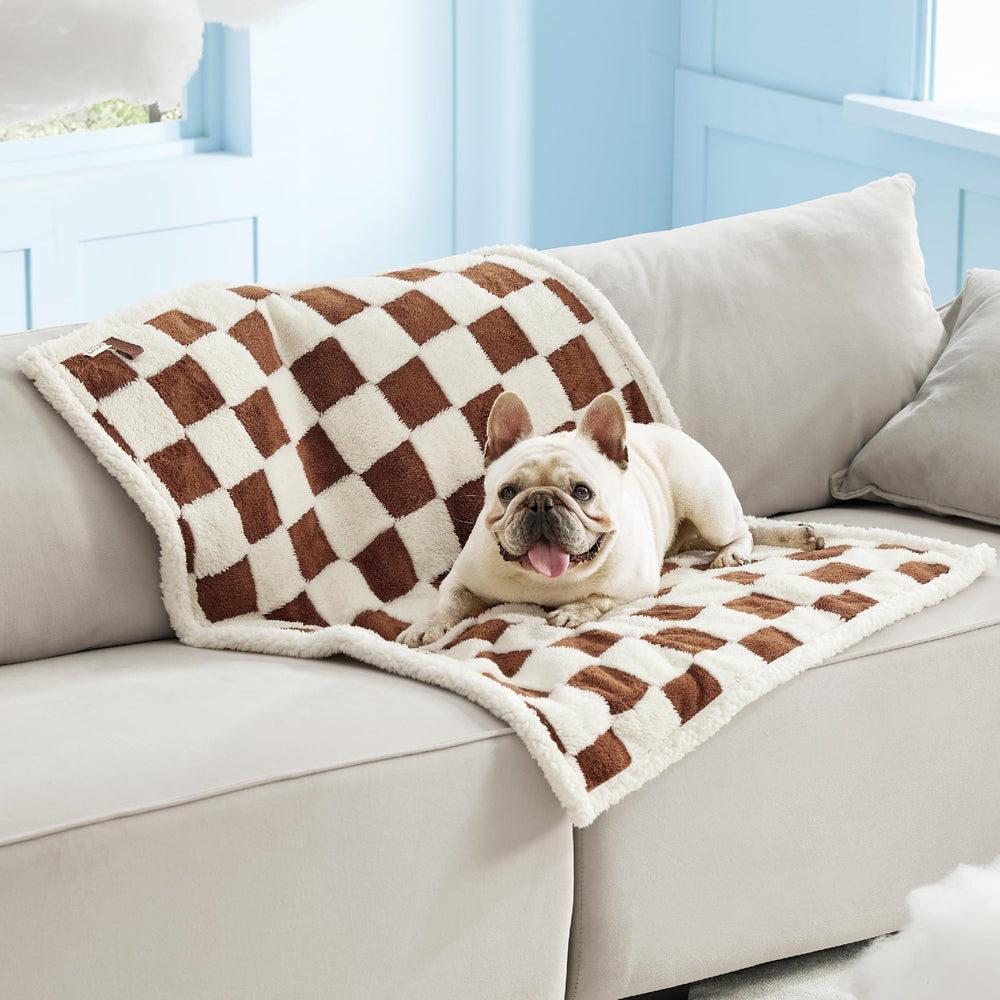 LE SURE edge-stitching enhances durability for daily pet use