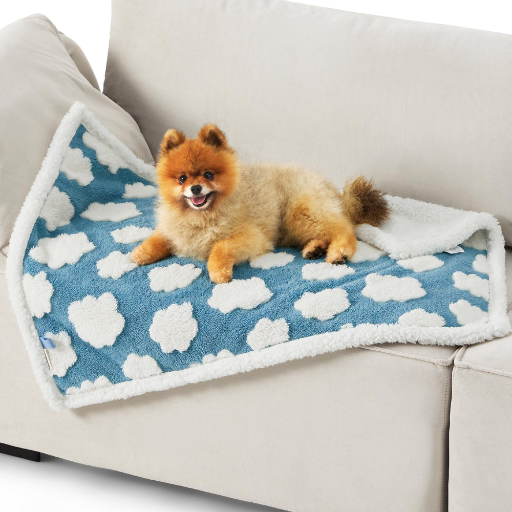 LE SURE Sherpa fleece side provides plush warmth for snug naps