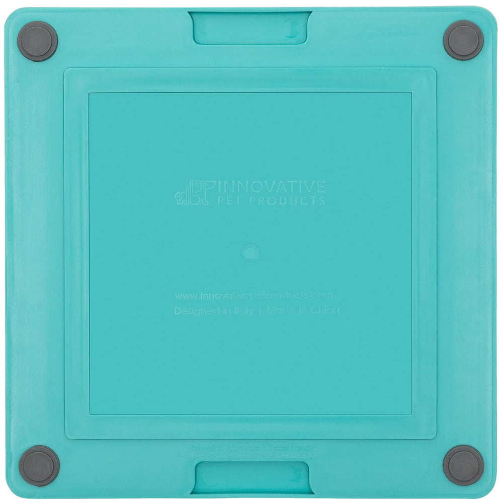 LICKIMAT Tuff non-slip feet prevent sliding during use.