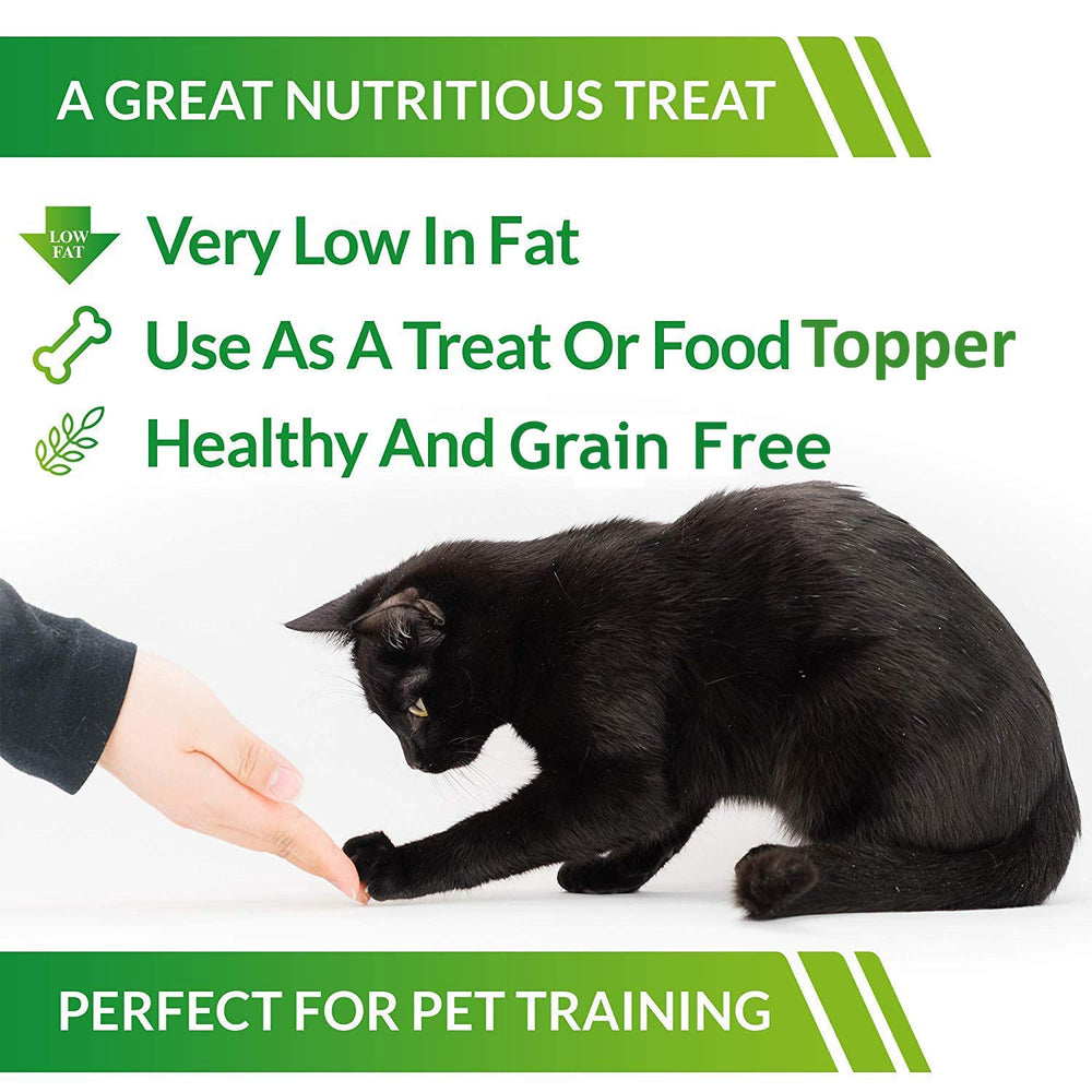 Life Essentials by Cat-Man-Doo training treats are lightweight and easy to break for focus.