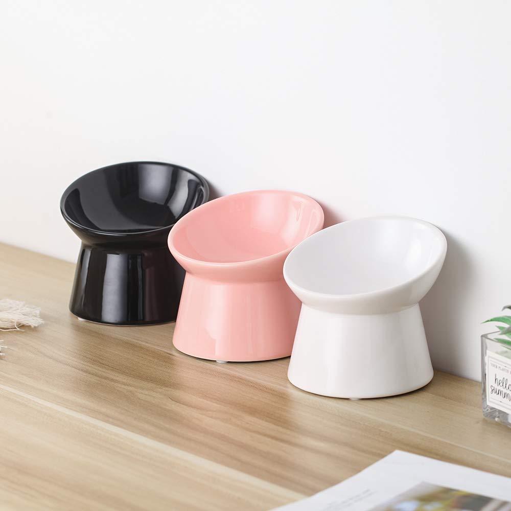 LIONWEI two-size options fit small and large cats.