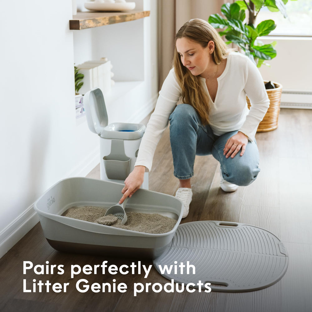 Litter Genie Light unscented litter for multi-cat homes ensures freshness.