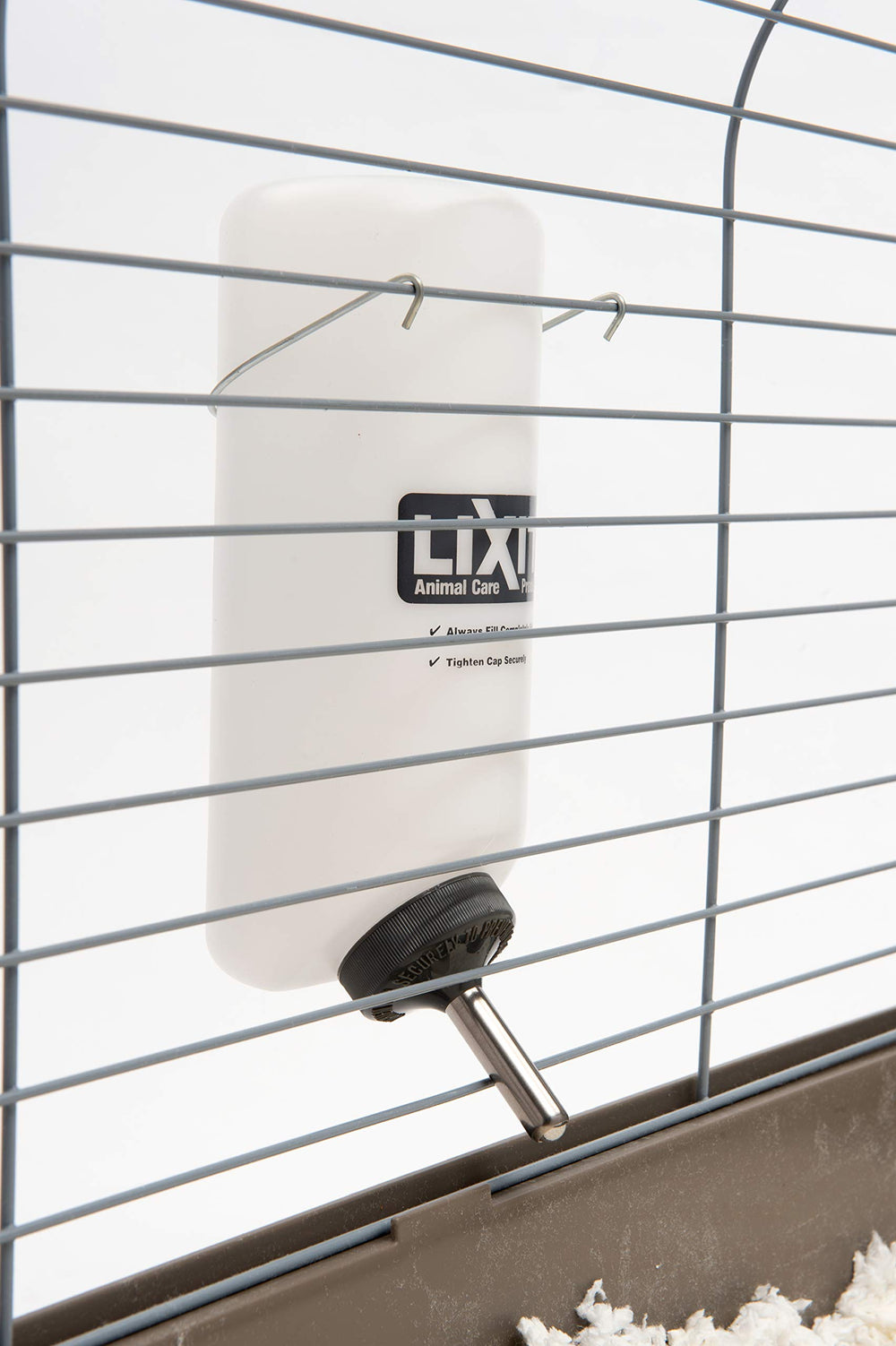 Lixit durable bottle with secure mounting for long-term use