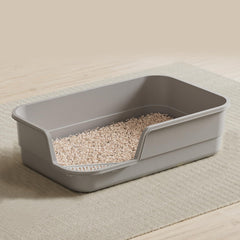 LoopTime extra large litter box with high sides reducing mess during digging