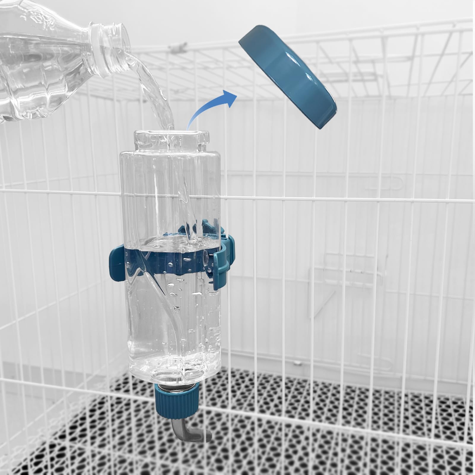 LOS ANDES anti-drip bead-head bottle prevents leaks and keeps cages clean.