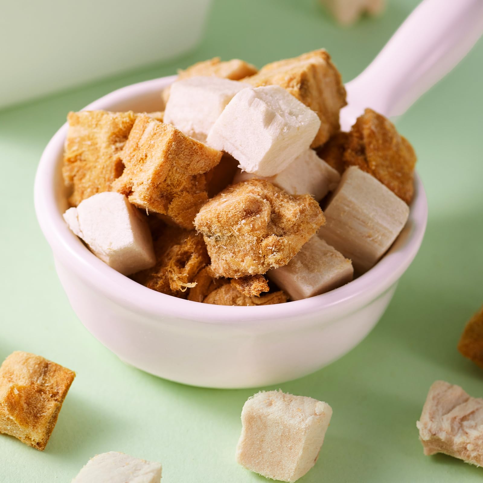 Loves4Pets-natural-ingredients-safety emphasizes artificial-free, wholesome snack options.