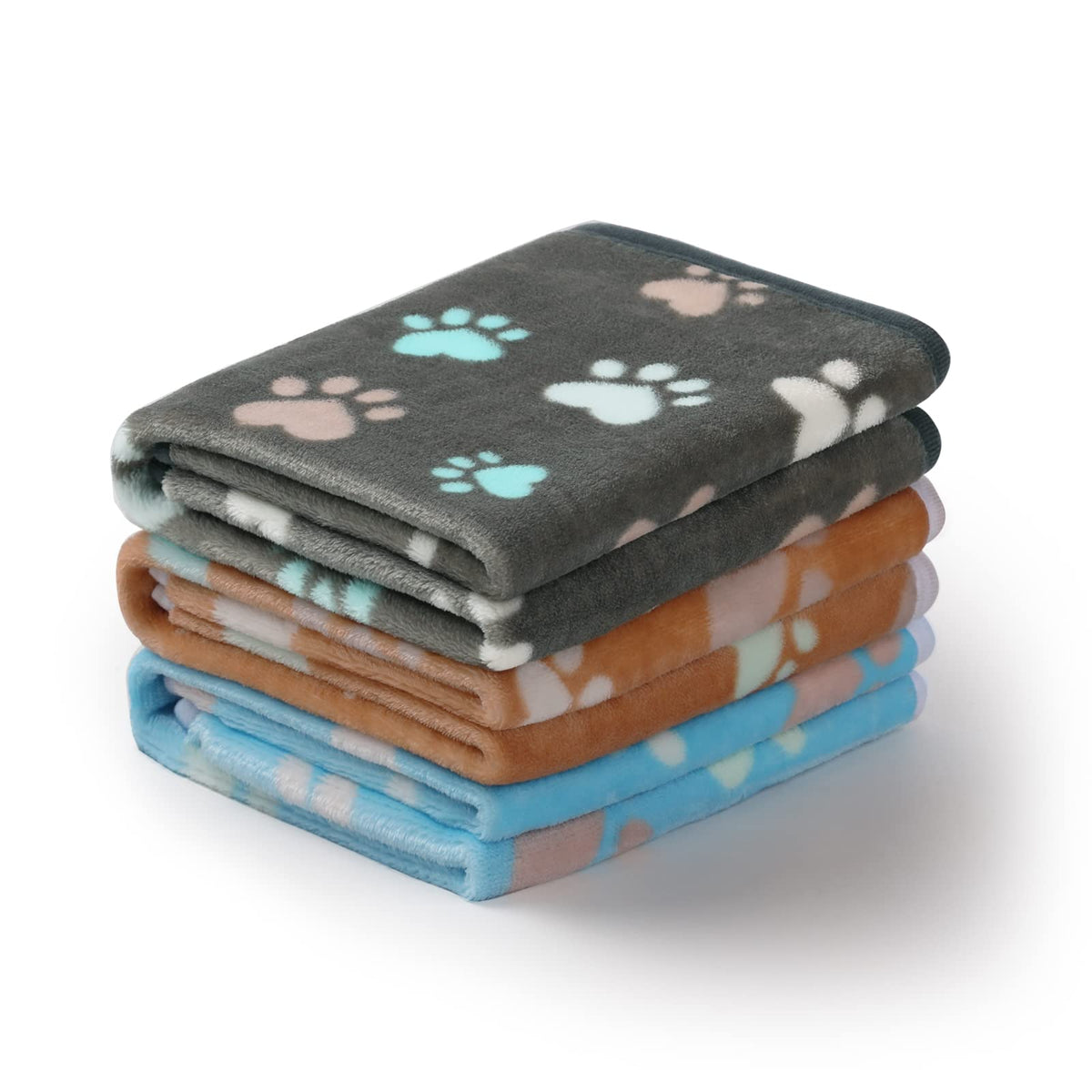 Luciphia 3-pack pet blankets in grey offer a cozy dog and cat warmth.
