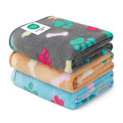 Luciphia blanket with paw print design for pets on sofas and beds