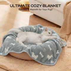 Luciphia durable machine-washable pet blanket resists wear.