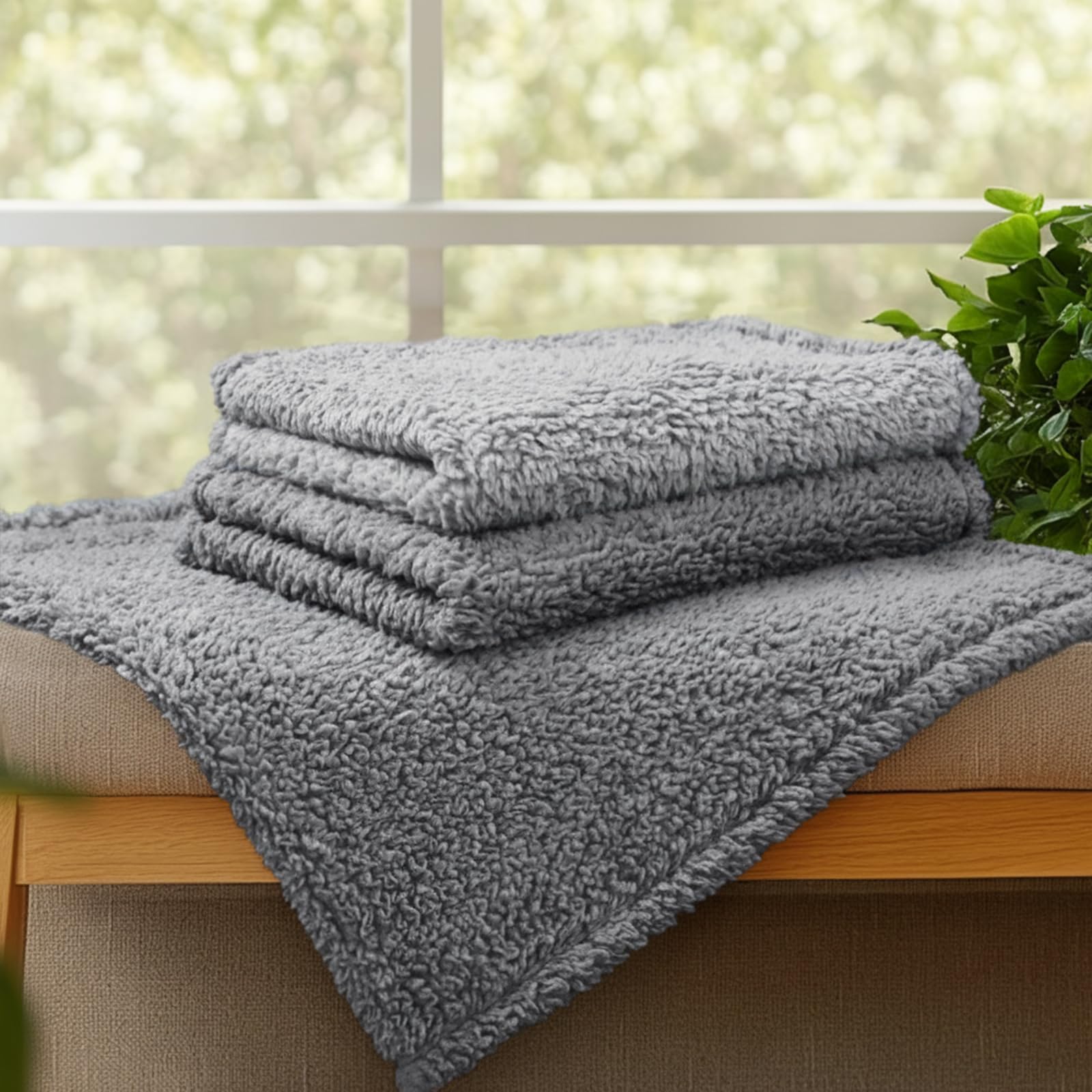 Luciphia large 41x31 inch blanket for beds and carriers.