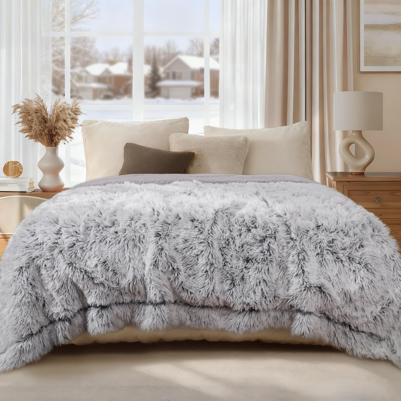 Luciphia large waterproof dog blanket front view keeps pets dry and comfy.