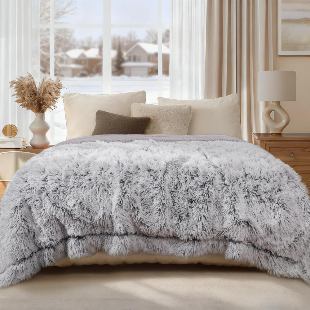 Luciphia large waterproof dog blanket front view keeps pets dry and comfy.