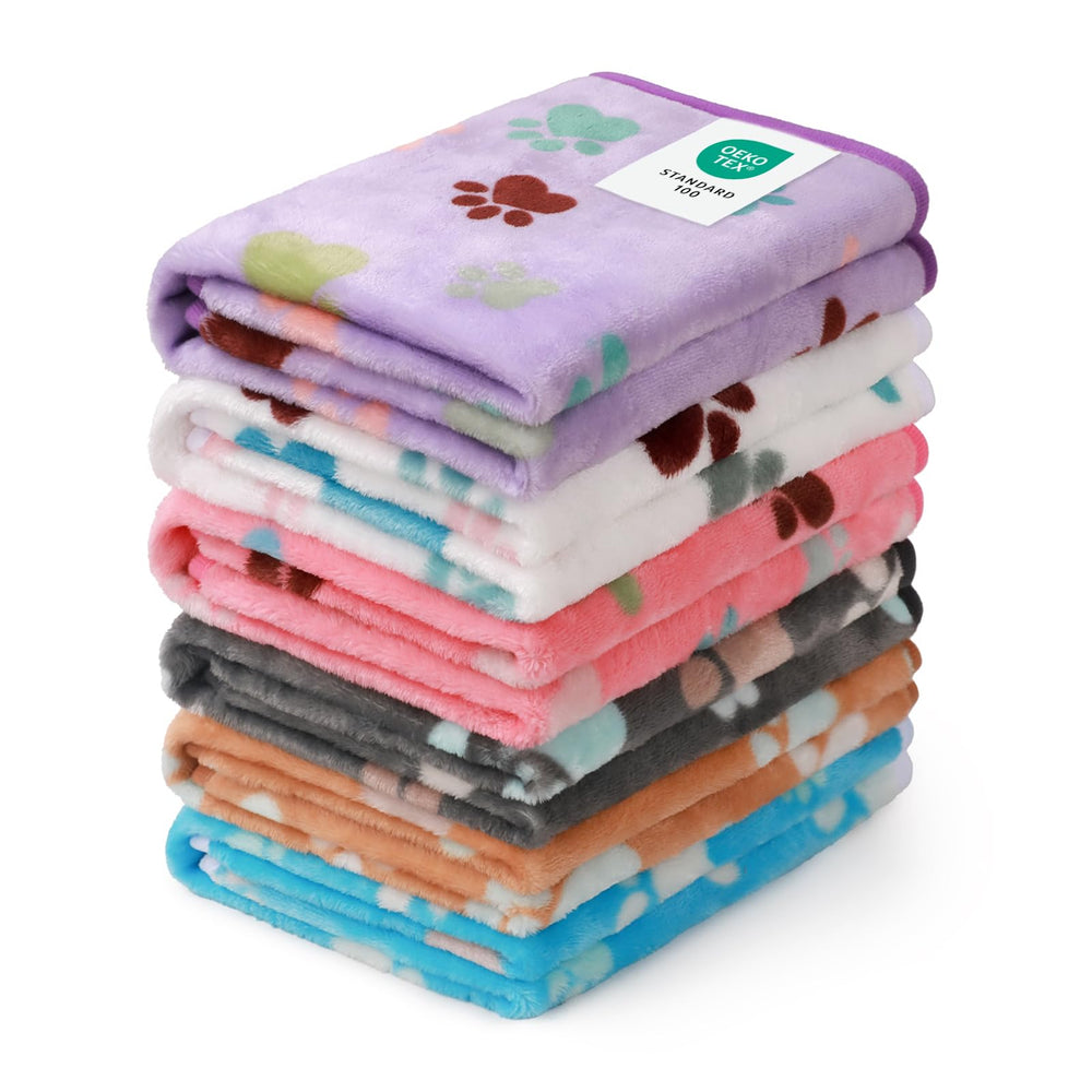 Luciphia paw-print dog blanket keeps pets warm and comfy