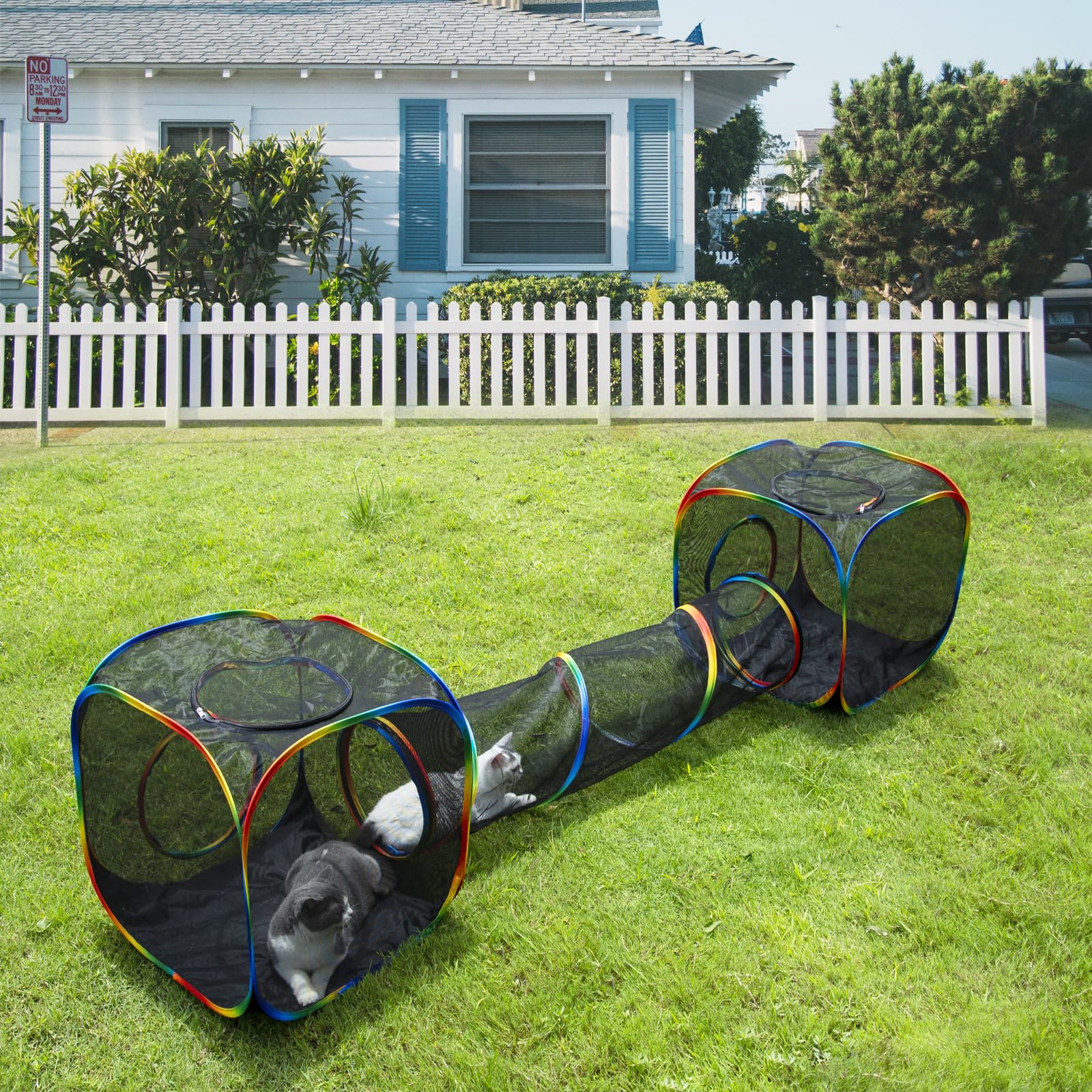 LUCKITTY Portable storage bag makes trips and backyard setups easy.