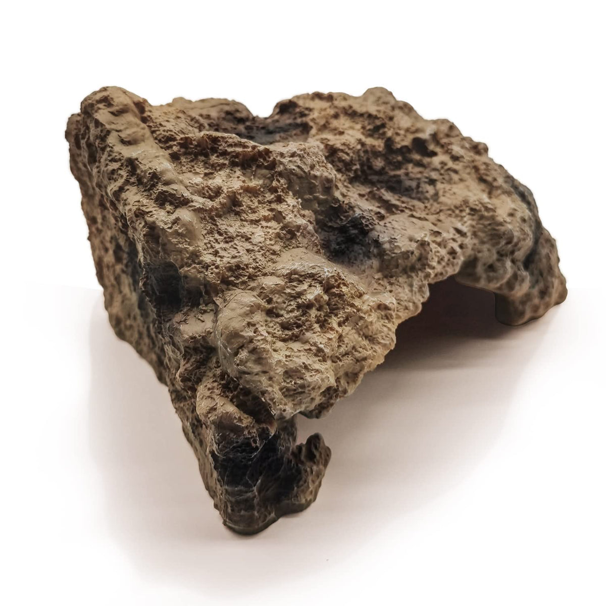 LUCOSIU rock cave hide front view offers a secure retreat for reptiles.