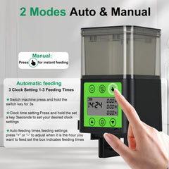 Lychee automatic fish feeder USB charging indicator highlights convenient recharge.