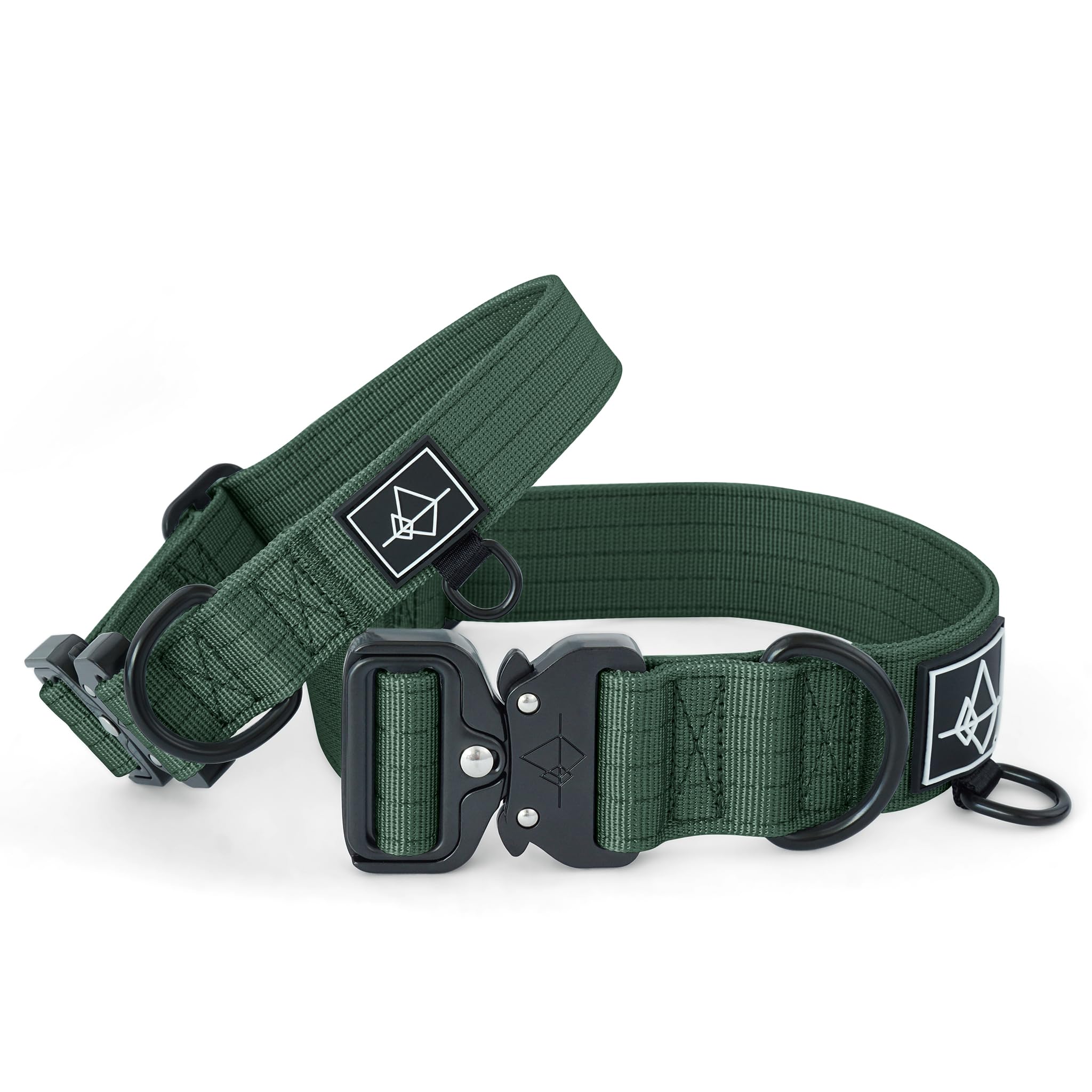 Quick-release buckle on Made to ROAM collar for fast, stress-free leash attachment.