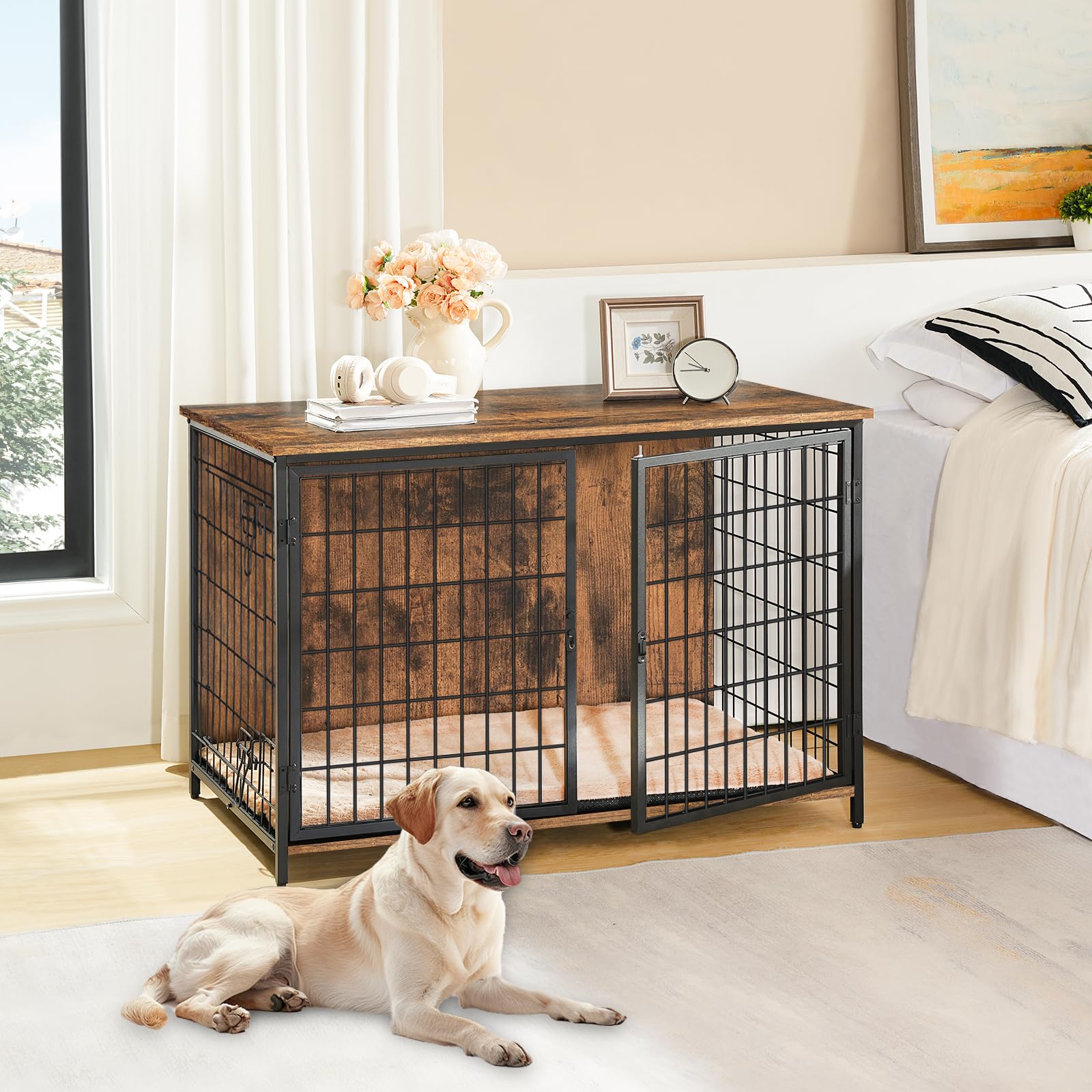 MAHANCRIS side-door access option provides flexible entry for energetic dogs.