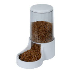 Makikuser automatic feeder with 3.8L dispenser for consistent meals.