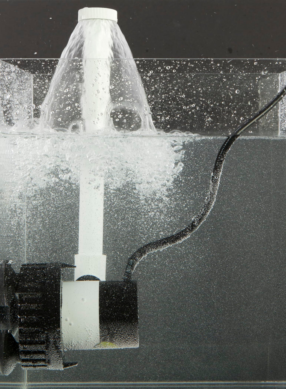Marine Metal FS-4 12V DC pump delivers low-current, reliable aeration for boats