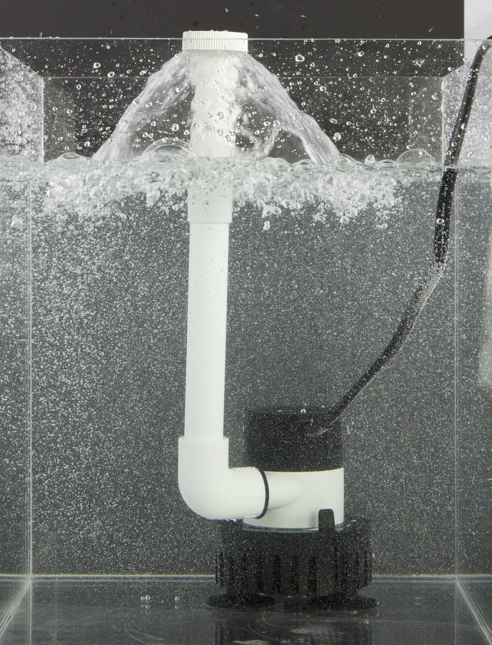 FS-4 foam-filter debris removal helps keep water clean in live wells