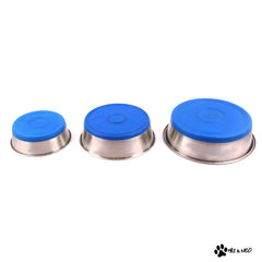 Full rubber bottom provides non-slip stability during feeding