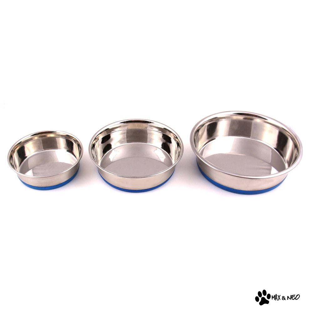 Max and Neo non-skid bottom dog bowls, bottom view; full rubber bottom reduces sliding.