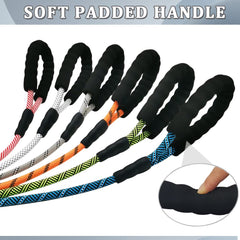 MayPaw padded handle on the leash provides non-slip grip during training