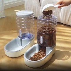 Meikuler transparent bottle storage lets you see remaining food and water.