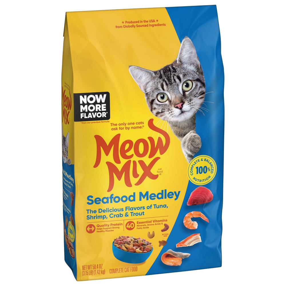 Meow Mix Seafood Medley serving bowl, inviting seafood flavor.