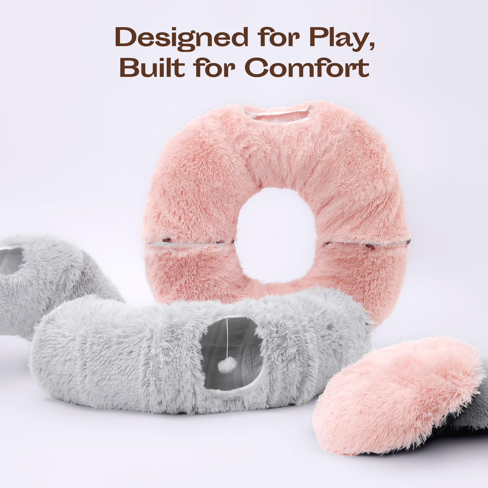 Easy-care Meowfia setup suits busy households seeking versatile pet spaces.