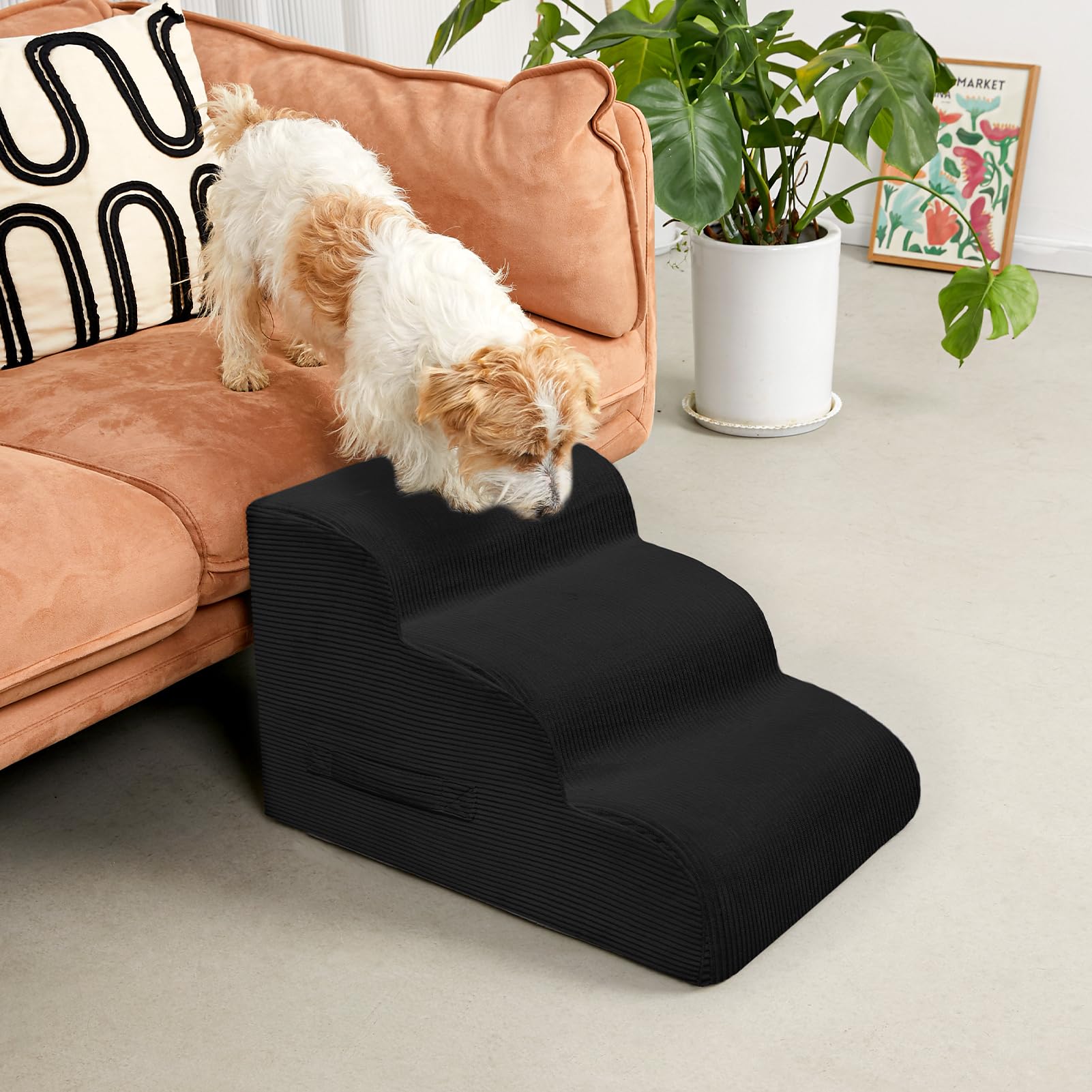 Mesa Lemon dog steps 3-step on mid-height bed demonstrates stable ascent