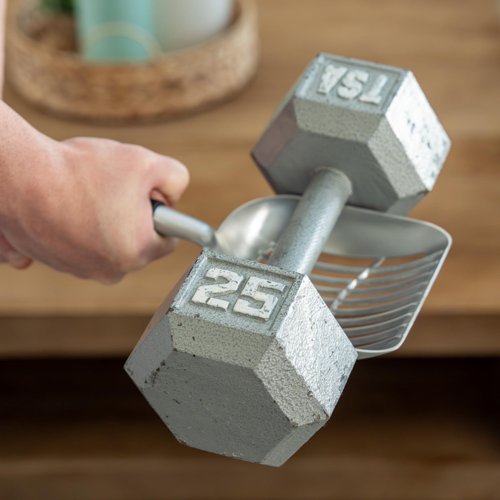 Mess & Matter ergonomic rubber handle reduces wrist fatigue.