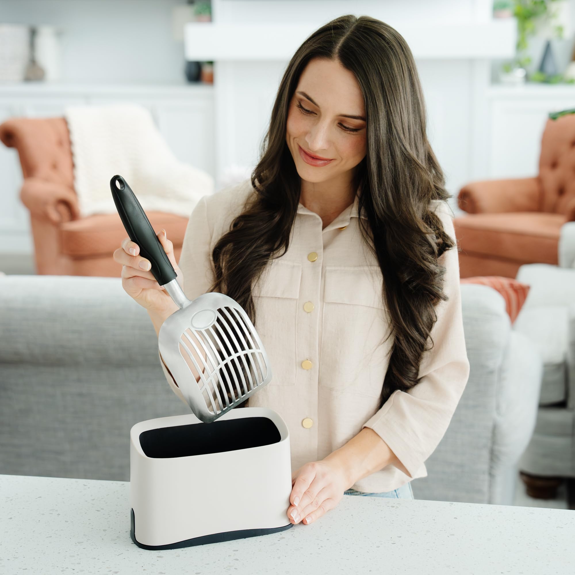 Mess & Matter non-slip clip secures base during cleaning.