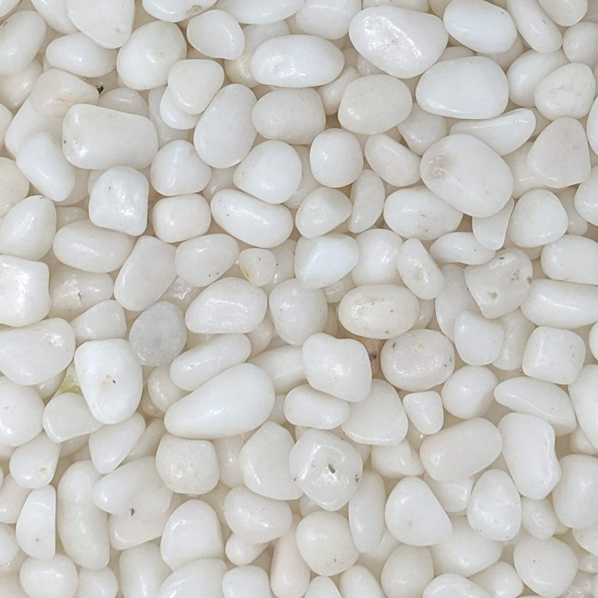 Midwest Hearth polished white pebbles in 3/8 inch size for decorative projects