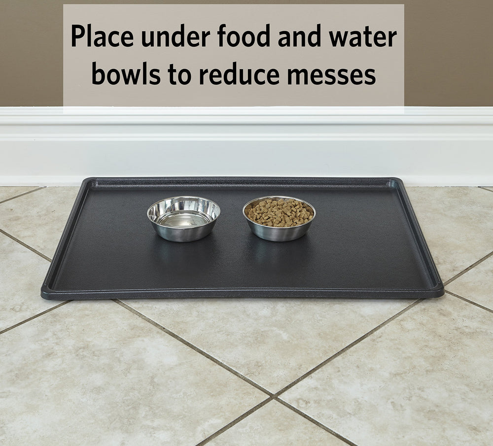 MidWest pan highlighting 1-inch walls that help contain messes.