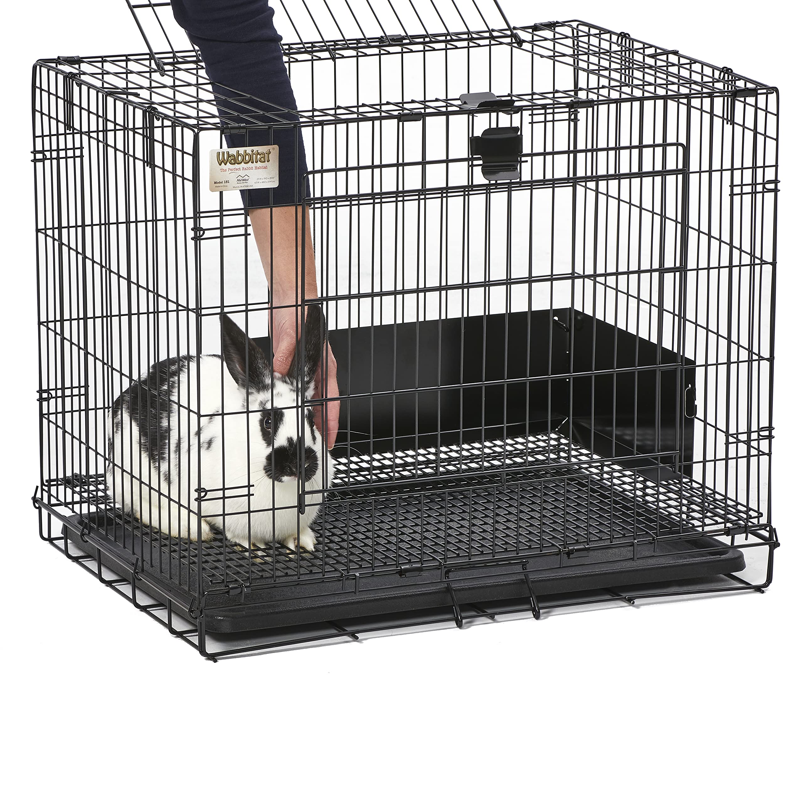 MidWest Wabbitat one-handed operation supports gentle pet interaction