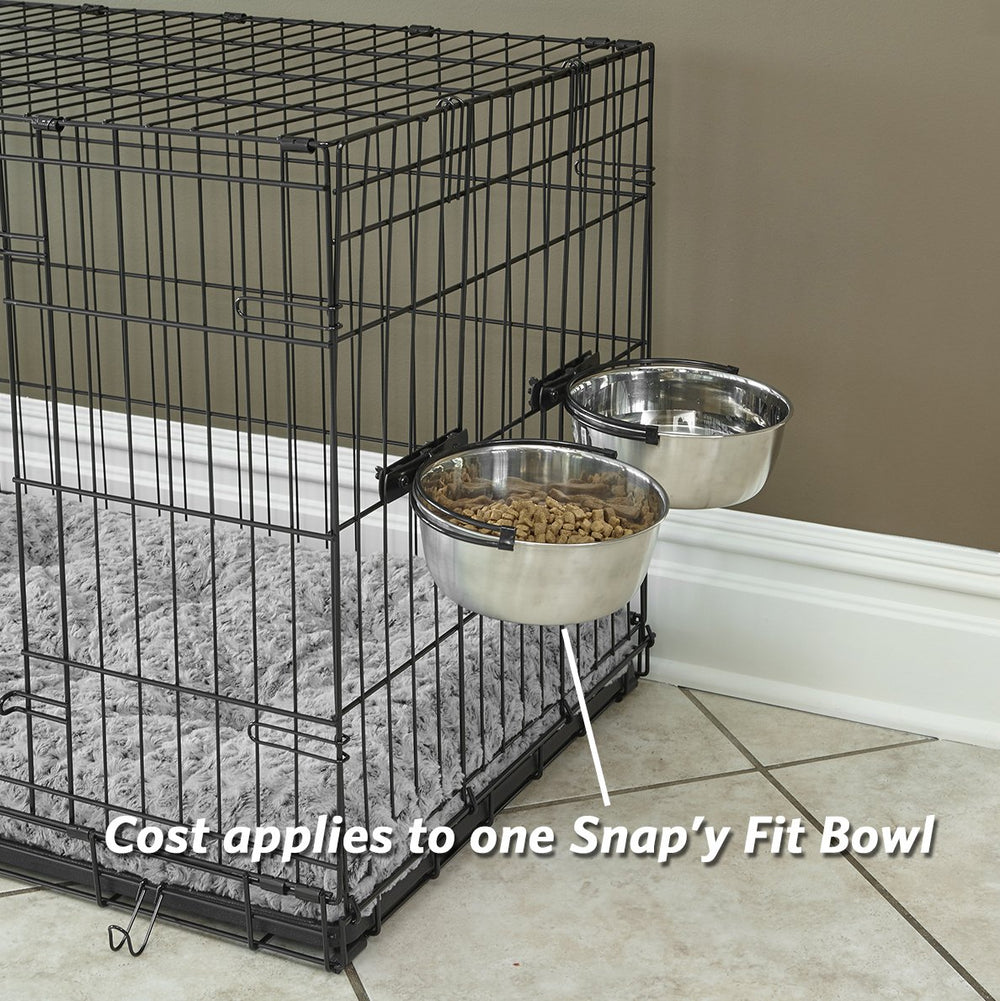 Dishwasher-safe stainless steel bowl resists odors and germs for easy cleaning.