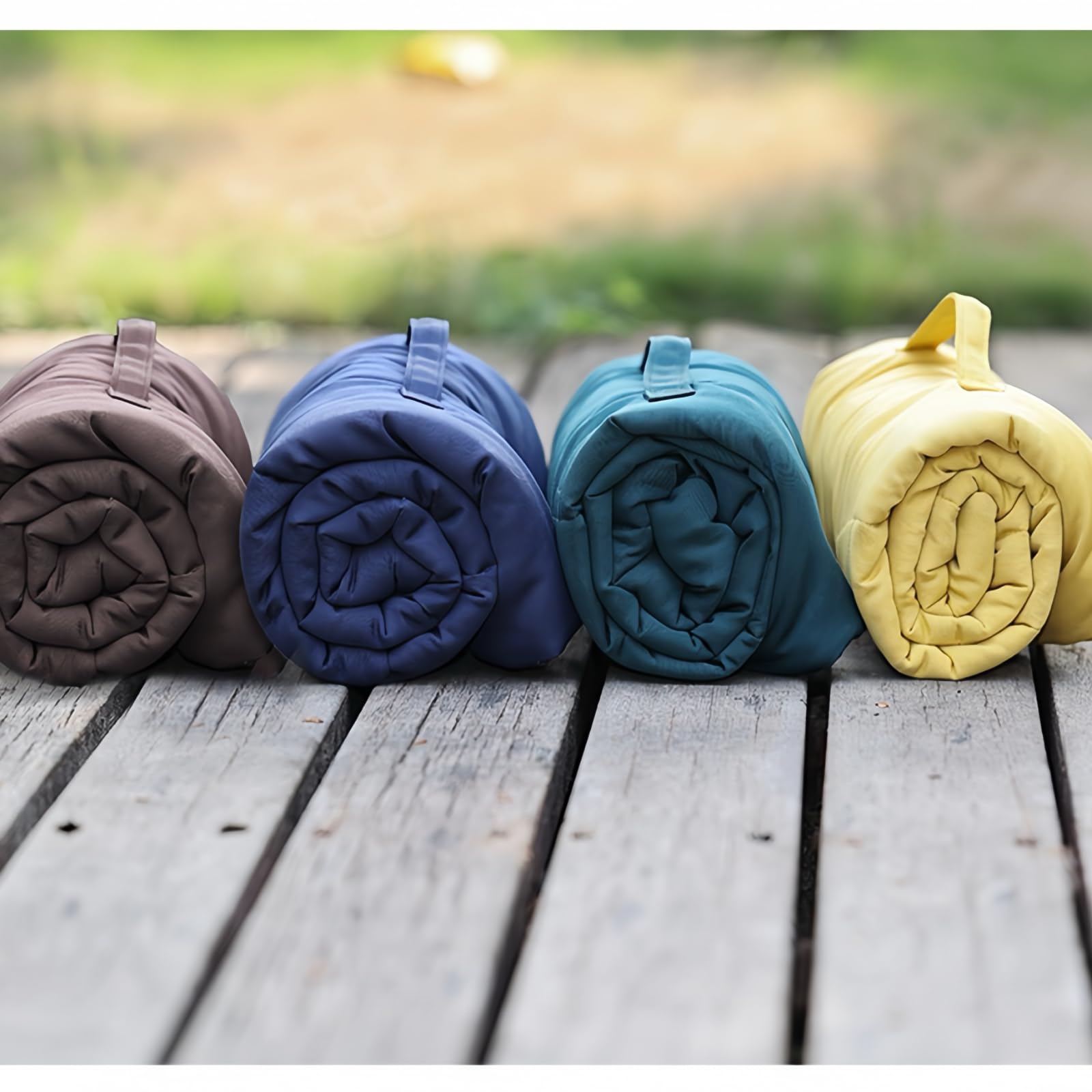 MikooMikoo Travel Dog Bed easy wipe or machine wash cleaning.