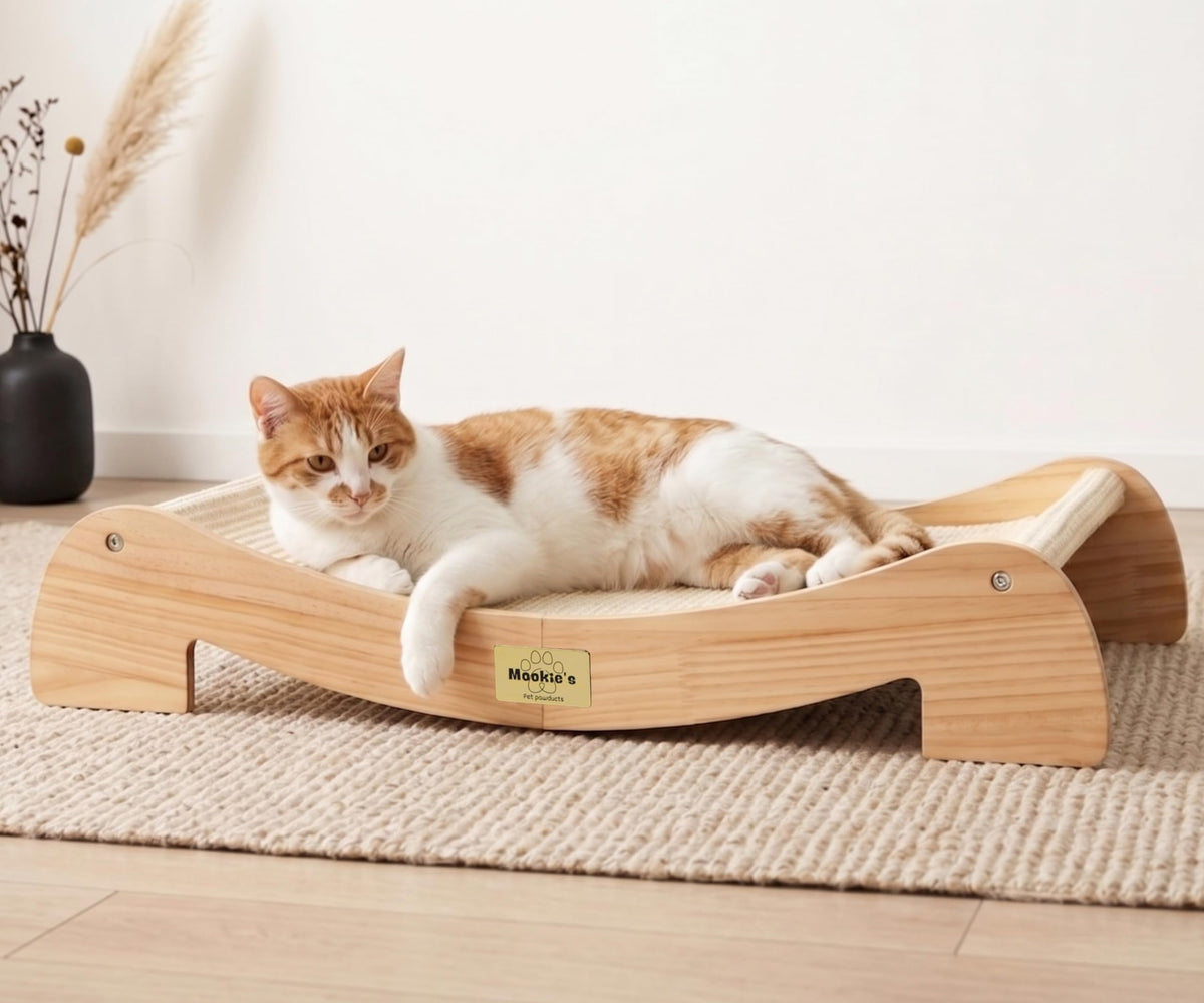 Mookie's Extra Wide Scratcher Bed surface shows a spacious area for large cats to scratch comfortably.