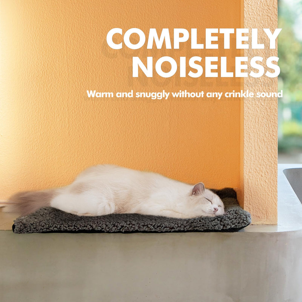 Mora Pets self-warming bed technology illustration with heat reflection
